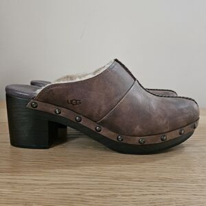 UGG Kassi Leather Shearling Lined Clog Heels Brown Size 7 Excellent condition